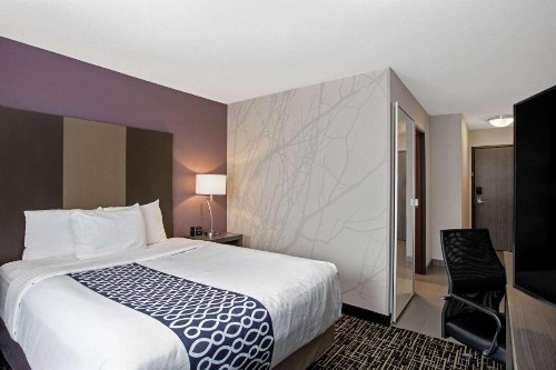 La Quinta by Wyndham Fayetteville - image 11
