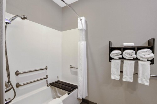 La Quinta by Wyndham Fayetteville - image 39