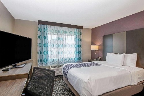 La Quinta by Wyndham Fayetteville - image 7