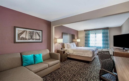 La Quinta by Wyndham Fayetteville - image 8
