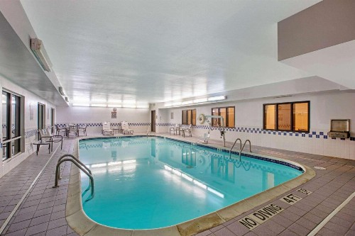 La Quinta by Wyndham Fayetteville - image 9