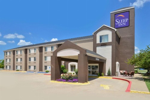 Sleep Inn Fayetteville North - image 2