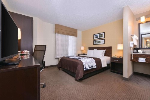 Sleep Inn Fayetteville North - image 9