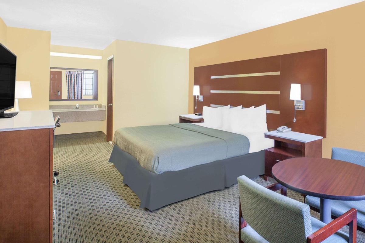 Days Inn by Wyndham Fayetteville - image 6