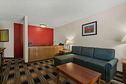 Best Western Windsor Suites - image 10