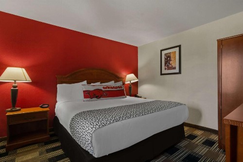 Best Western Windsor Suites - image 15