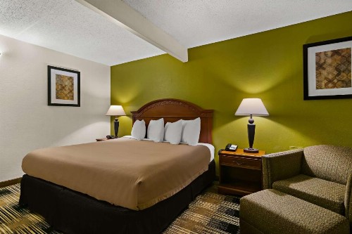 Best Western Windsor Suites - image 17