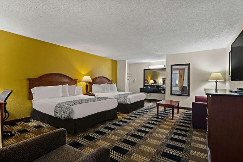 Best Western Windsor Suites - image 24