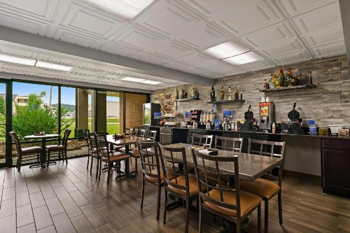 Best Western Windsor Suites - image 27