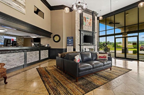 Best Western Windsor Suites - image 3