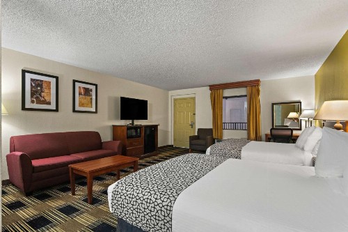 Best Western Windsor Suites - image 33