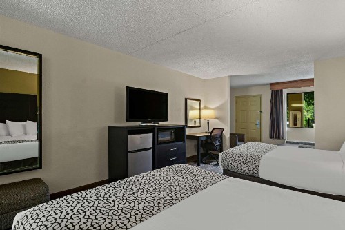Best Western Windsor Suites - image 37