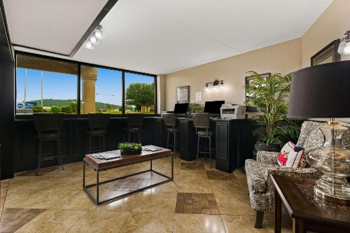 Best Western Windsor Suites - image 7