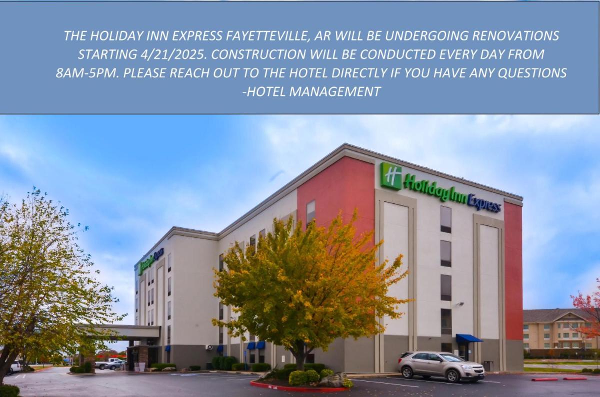 Holiday Inn Express & Suites Fayetteville University of Arkansas Area an IHG Hotel - main image