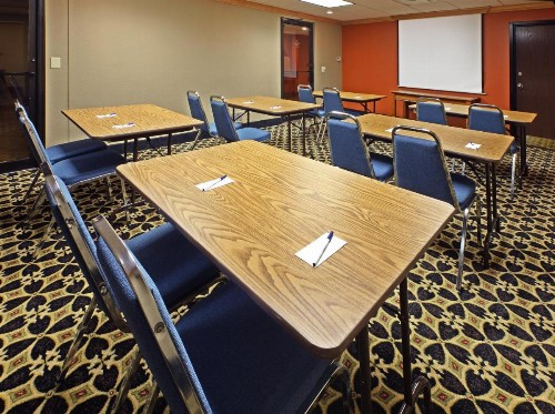 Holiday Inn Express & Suites Fayetteville University of Arkansas Area an IHG Hotel - image 24