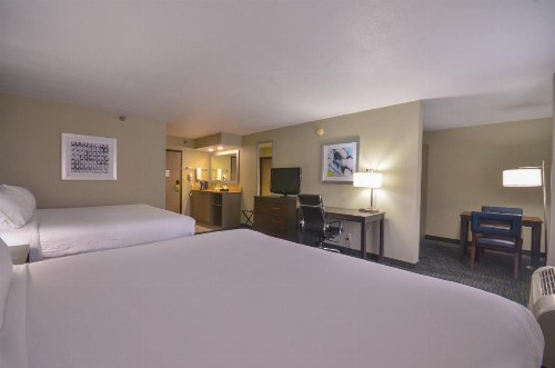 Holiday Inn Express & Suites Fayetteville University of Arkansas Area an IHG Hotel - image 28