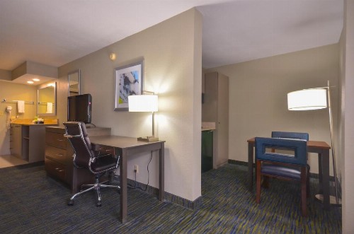 Holiday Inn Express & Suites Fayetteville University of Arkansas Area an IHG Hotel - image 31