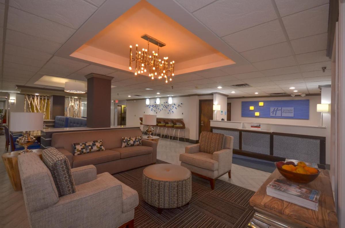 Holiday Inn Express & Suites Fayetteville University of Arkansas Area an IHG Hotel - image 5