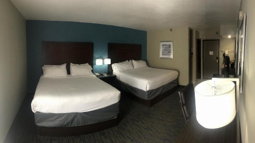 Holiday Inn Express & Suites Fayetteville University of Arkansas Area an IHG Hotel - image 9