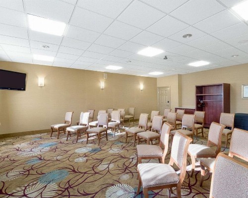 Comfort Inn & Suites Fayetteville-University Area - image 18