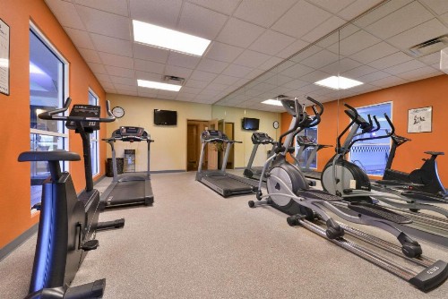 Comfort Inn & Suites Fayetteville-University Area - image 25