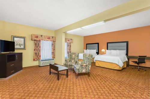 Baymont by Wyndham Fayetteville - image 25