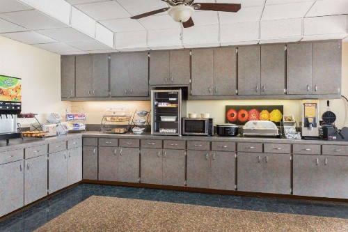 Baymont by Wyndham Fayetteville - image 30