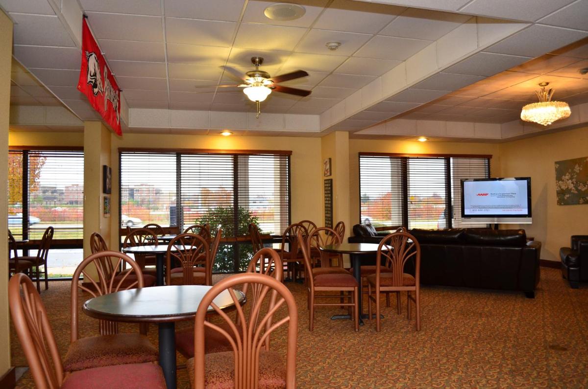 Baymont by Wyndham Fayetteville - image 4