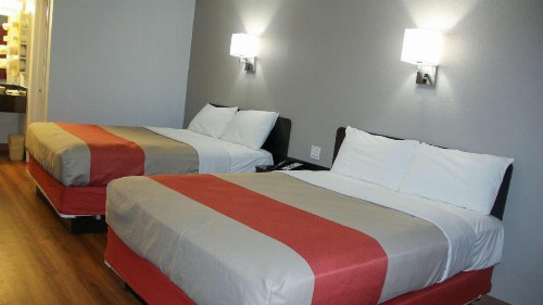 Motel 6-Fayetteville AR - image 2