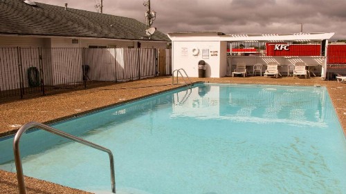 Motel 6-Fayetteville AR - image 5
