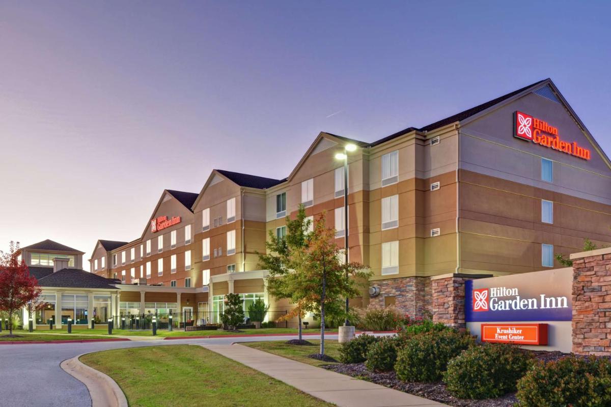 Hilton Garden Inn and Fayetteville Convention Center - main image