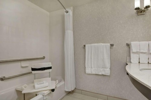 Hilton Garden Inn and Fayetteville Convention Center - image 15