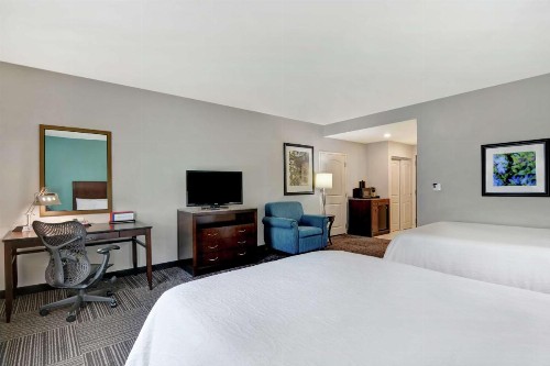 Hilton Garden Inn and Fayetteville Convention Center - image 17