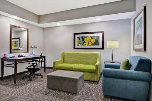 Hilton Garden Inn and Fayetteville Convention Center - image 26