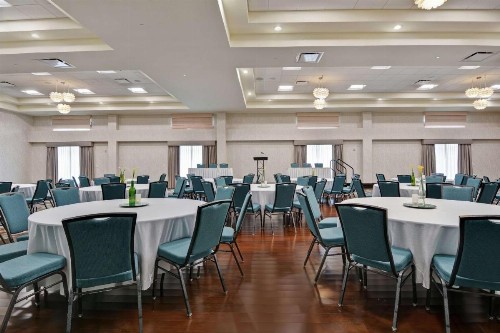 Hilton Garden Inn and Fayetteville Convention Center - image 31