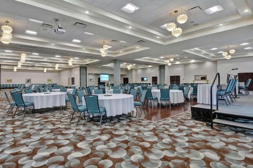 Hilton Garden Inn and Fayetteville Convention Center - image 32