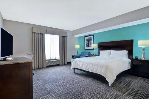 Hilton Garden Inn and Fayetteville Convention Center - image 36