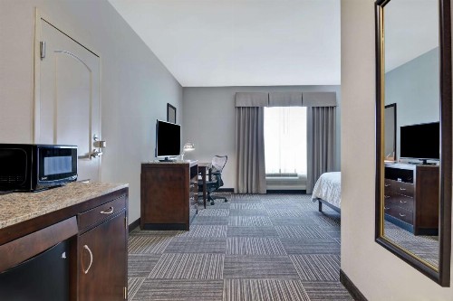 Hilton Garden Inn and Fayetteville Convention Center - image 42