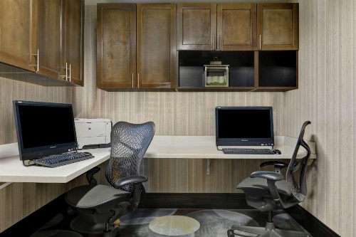 Hilton Garden Inn and Fayetteville Convention Center - image 44