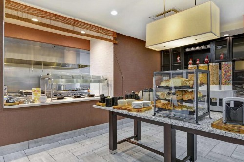 Hilton Garden Inn and Fayetteville Convention Center - image 5
