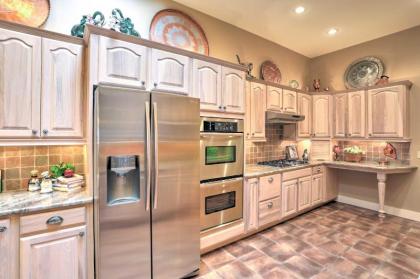 Rustic Fayetteville Townhome with Fireplace and 3 Decks - image 15