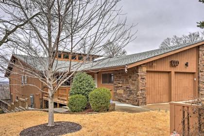 Rustic Fayetteville Townhome with Fireplace and 3 Decks - image 2