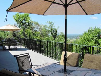 Rustic Fayetteville Townhome with Fireplace and 3 Decks - image 3