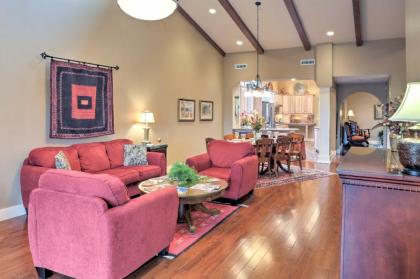 Rustic Fayetteville Townhome with Fireplace and 3 Decks - image 6