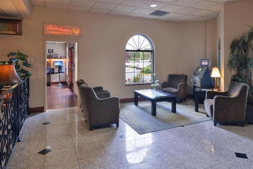 Evergreen Inn and Suites / Federal Way