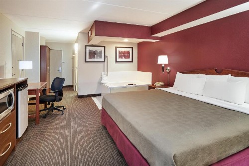 AmericInn by Wyndham Douglas/Saugatuck - image 27
