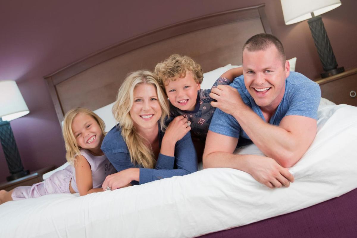 AmericInn by Wyndham Douglas/Saugatuck - image 3