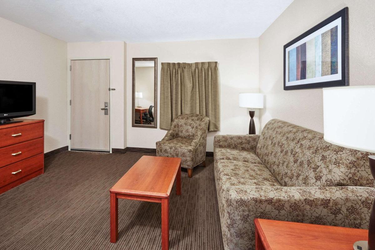 AmericInn by Wyndham Douglas/Saugatuck - image 7
