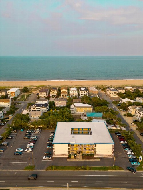 Seaside Inn & Suites - image 2