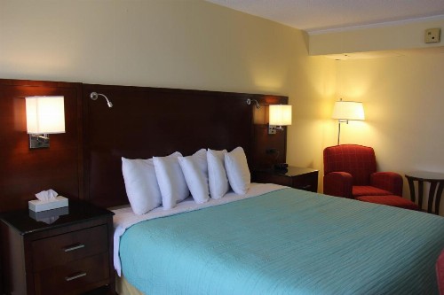 Seaside Inn & Suites - image 44